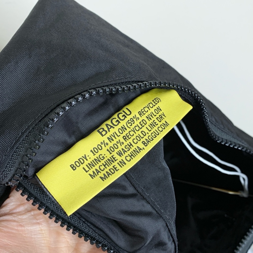 NEW BAGGU x Gudetama Medium Nylon Crescent Bag Embroidered Black Crossbody - Picture 10 of 12